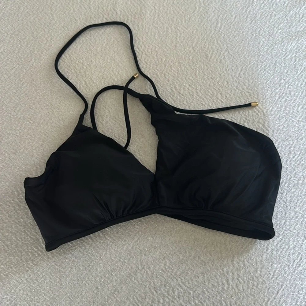 VIX Rai One Shoulder Bikini Top, size medium, Black, $112
